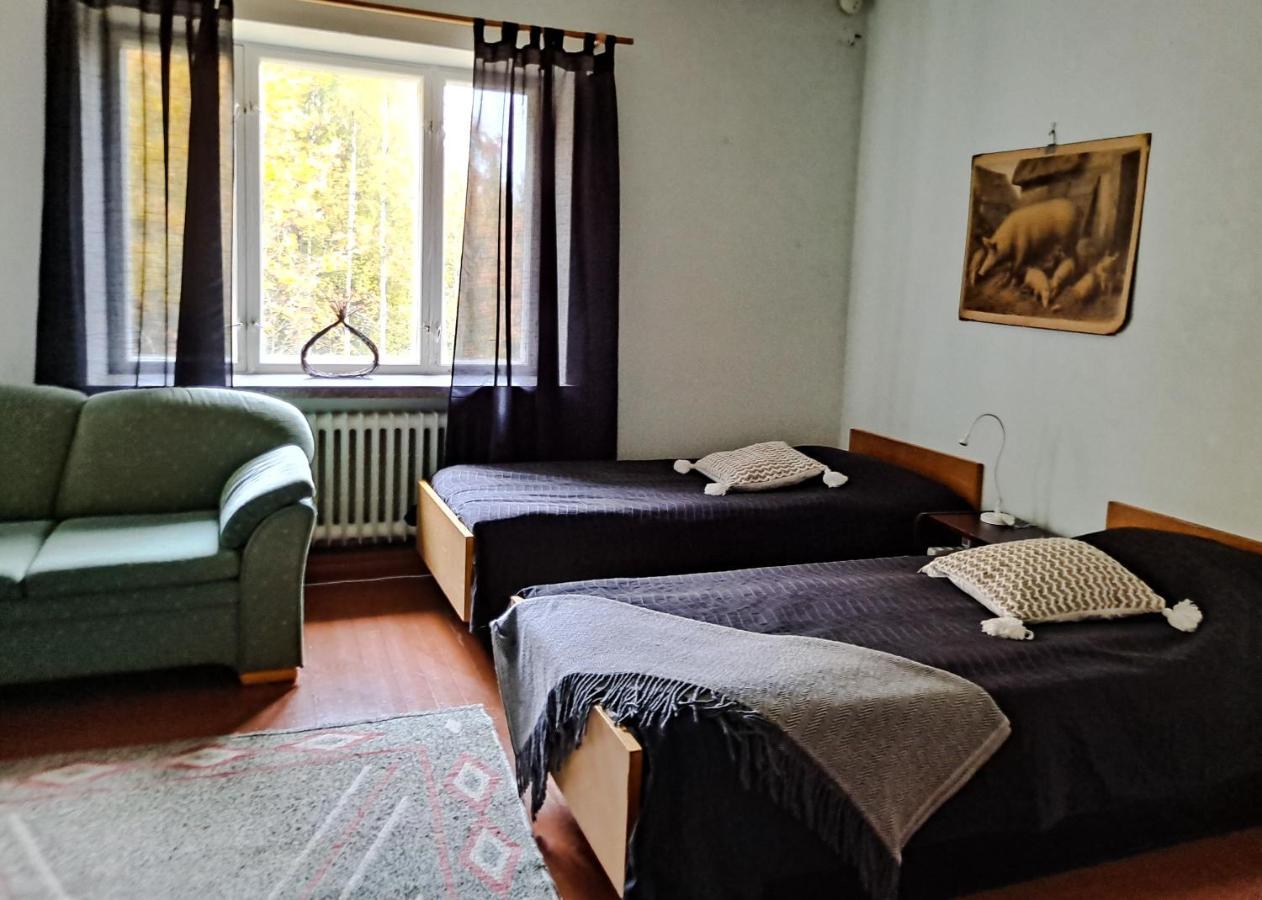 Vanhan Koulun Majatalo-Old School Guest House Kolinkylä Екстериор снимка