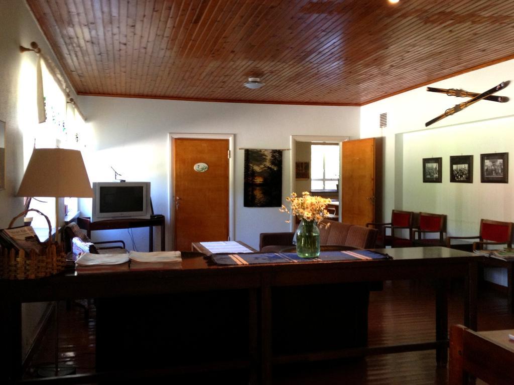 Vanhan Koulun Majatalo-Old School Guest House Kolinkylä Екстериор снимка