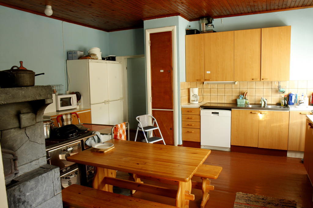 Vanhan Koulun Majatalo-Old School Guest House Kolinkylä Екстериор снимка
