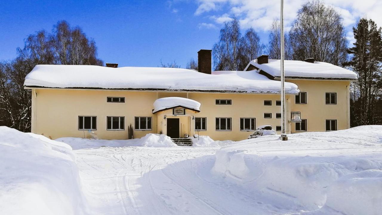 Vanhan Koulun Majatalo-Old School Guest House Kolinkylä Екстериор снимка